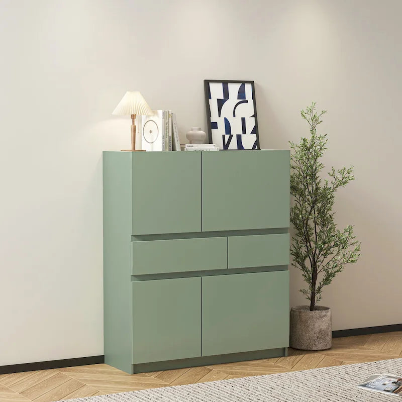 Grüner Holzschrank mit 4 Türen und 2 Schubladen