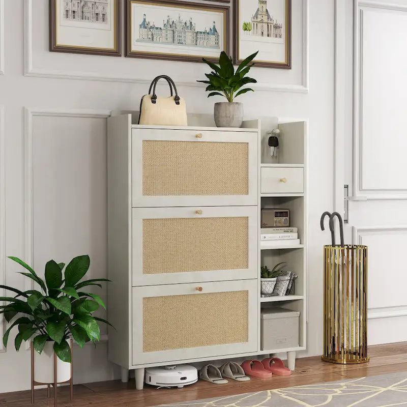 Schuhschrank im Stil eines Schuhregals mit 3 Rattanklappschubladen, 3 quadratischen Regalen und 1 Aufbewahrungsschublade