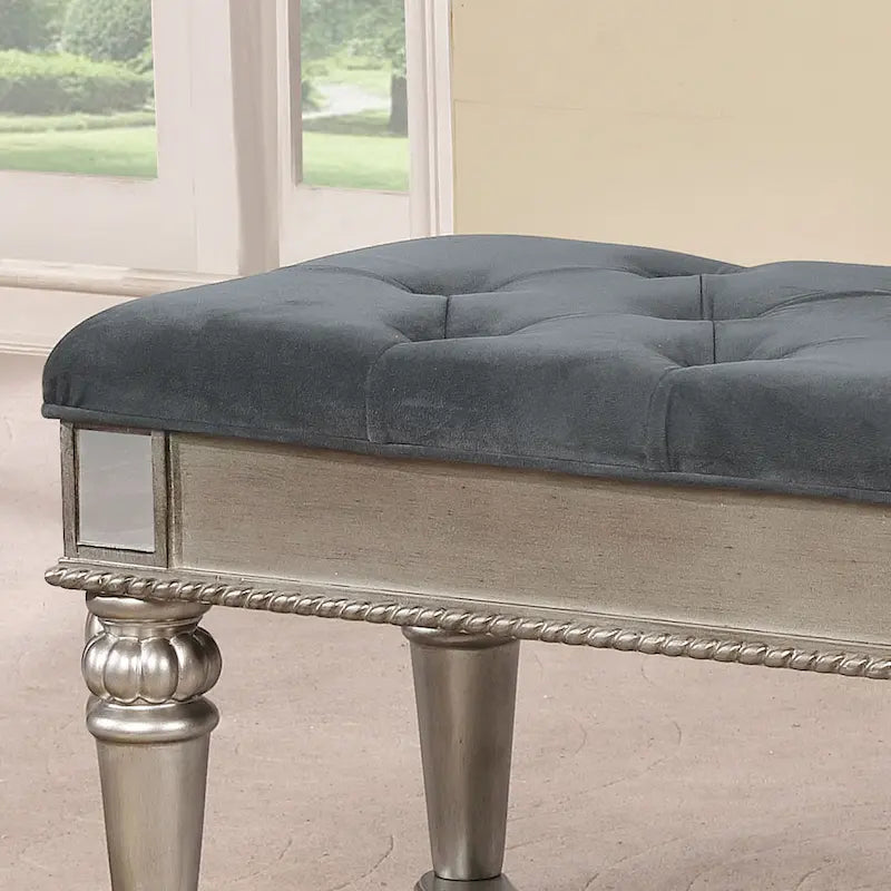 Banc d'appoint traditionnel rembourré en tissu capitonné