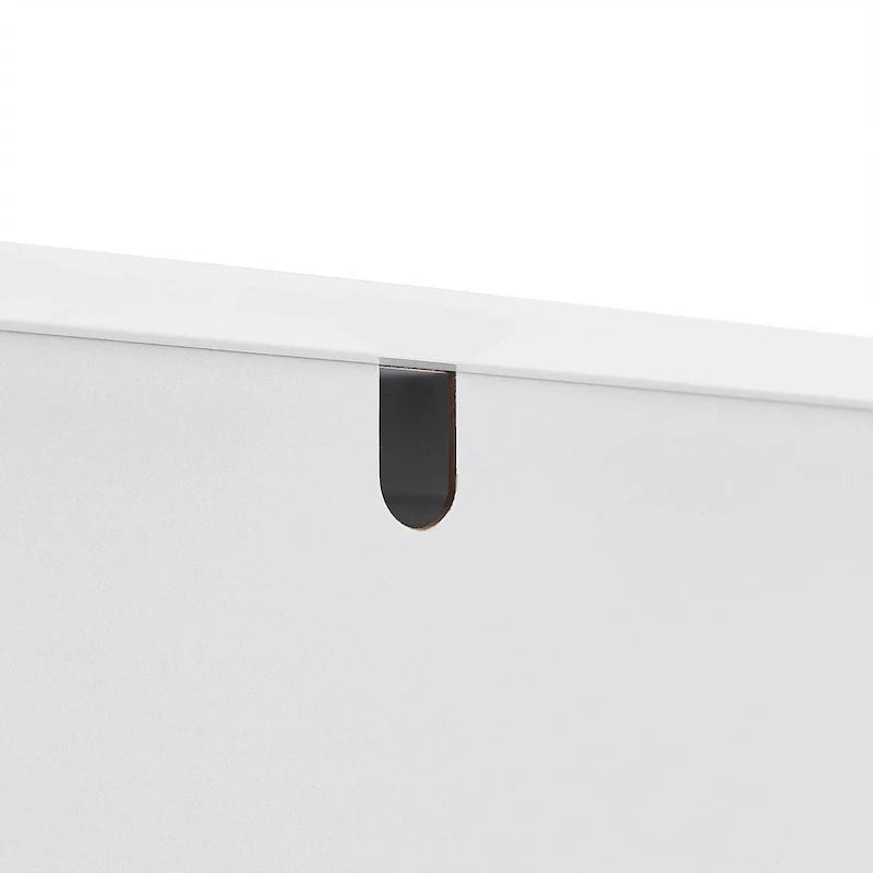 Hoher Badezimmerschrank mit drei Schubladen