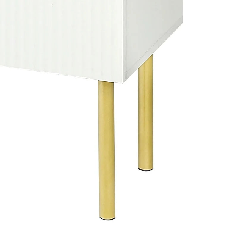 Aparador horizontal moderno y minimalista con patas y tiradores de metal dorado